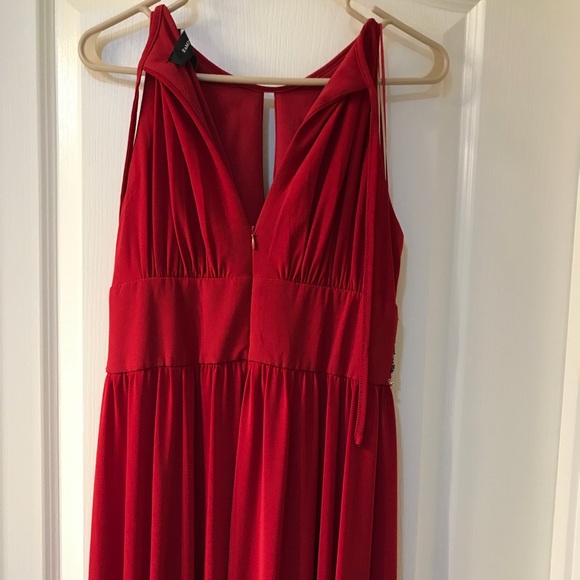 Formal dress! - Picture 2 of 2